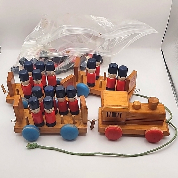 Vintage Pull along Wooden Toy Train & 30 Hand Painted Toy Soldiers - Picture 1 of 10